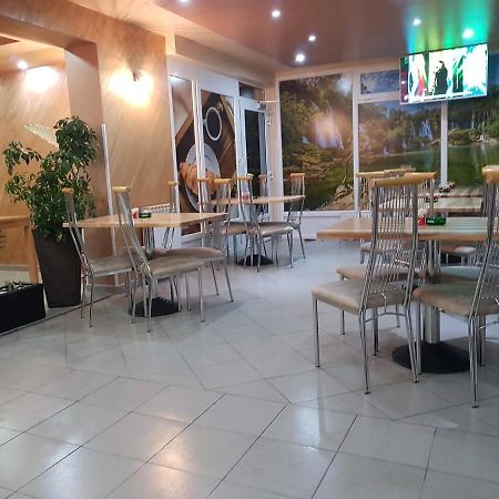 Motel Genex-M บูโกลโน ภายนอก รูปภาพ