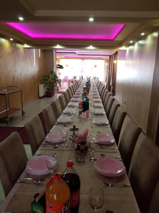 Motel Genex-M บูโกลโน ภายนอก รูปภาพ