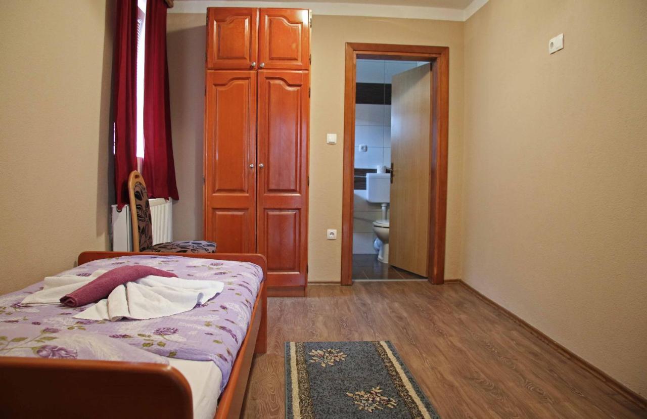 Motel Genex-M บูโกลโน ภายนอก รูปภาพ