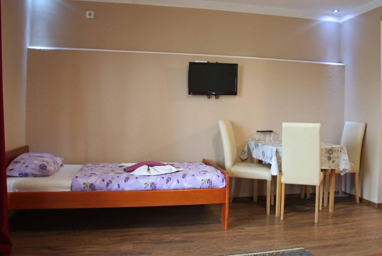 Motel Genex-M บูโกลโน ภายนอก รูปภาพ