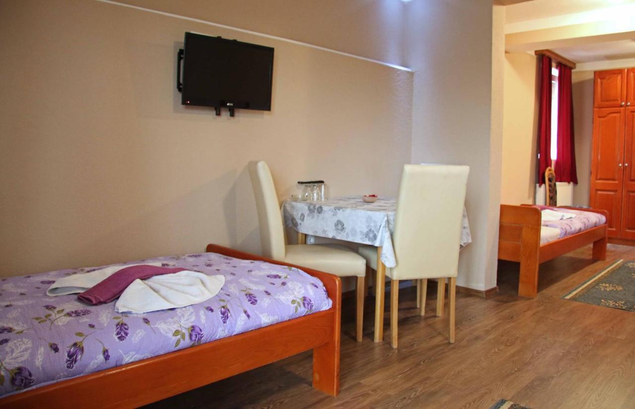 Motel Genex-M บูโกลโน ภายนอก รูปภาพ