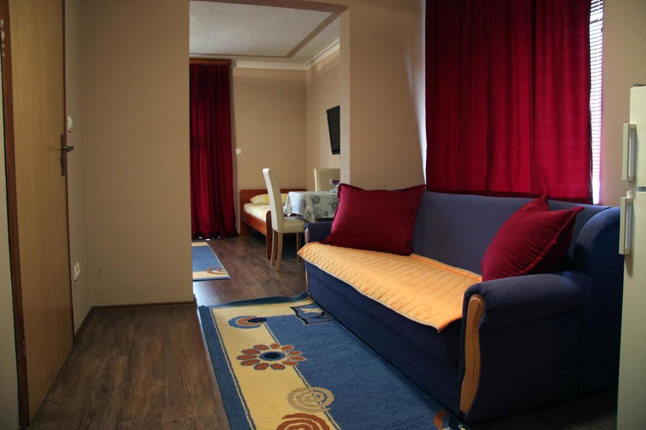 Motel Genex-M บูโกลโน ภายนอก รูปภาพ