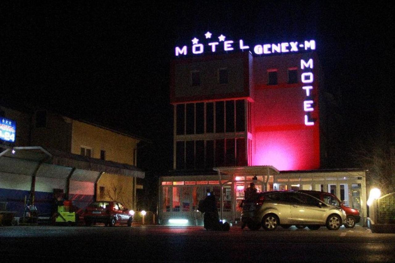 Motel Genex-M บูโกลโน ภายนอก รูปภาพ